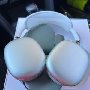 Apple AirPod Max green